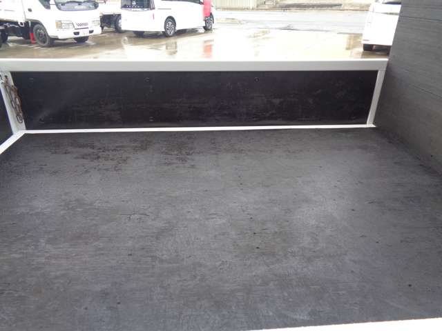 Isuzu Elf 9