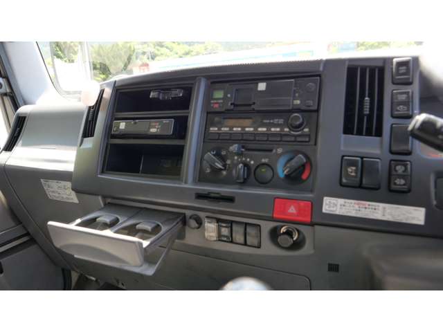 Isuzu Elf 12