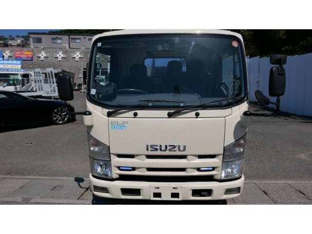 Isuzu Elf 2