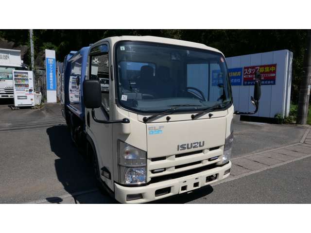 Isuzu Elf 3