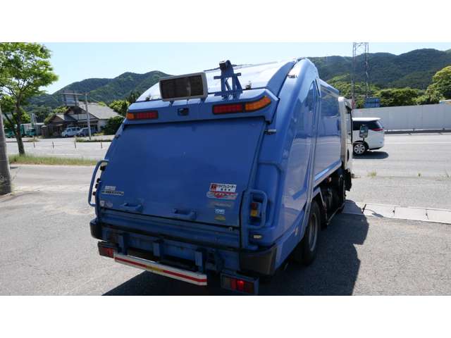 Isuzu Elf 6