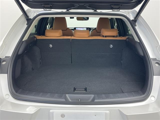 Lexus UX 8