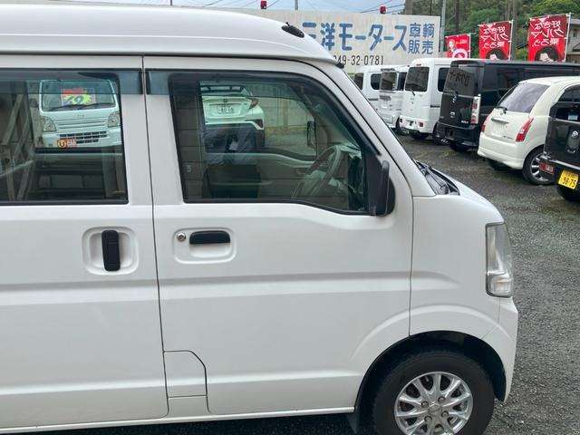 Mitsubishi Minicab Van 7