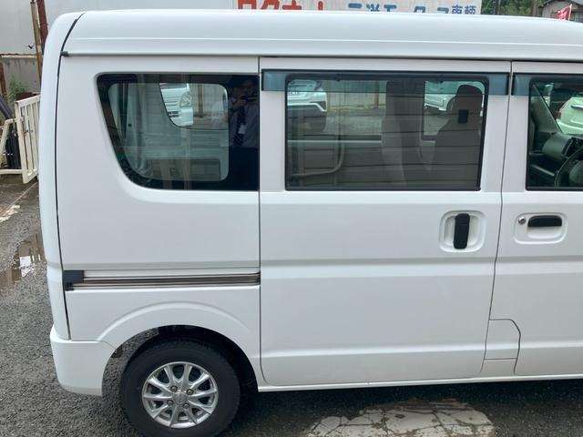 Mitsubishi Minicab Van 8