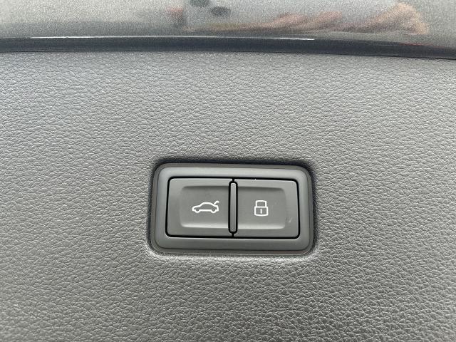 Audi Q8 11