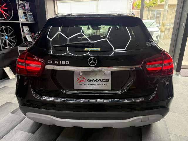 Mercedes-Benz GLA-Class 10