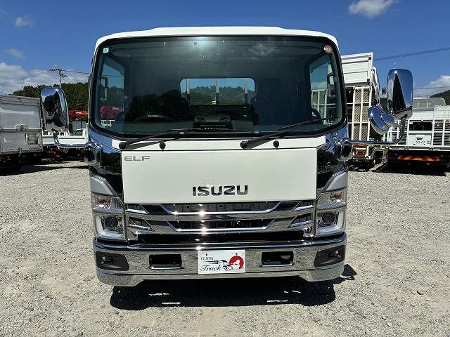 Isuzu Elf 2