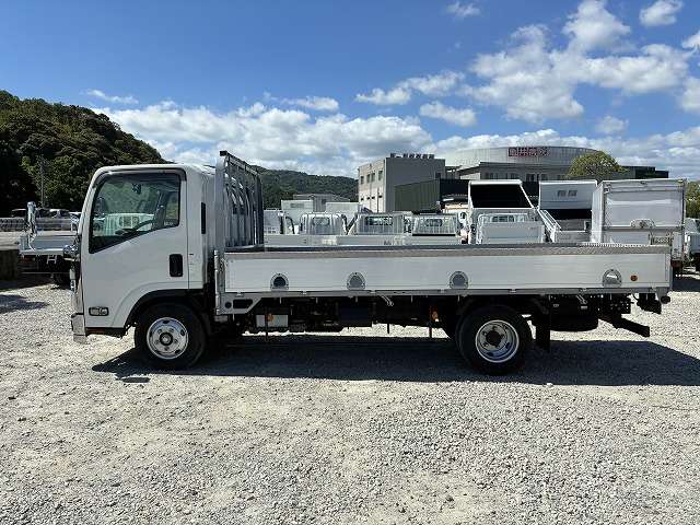 Isuzu Elf 4