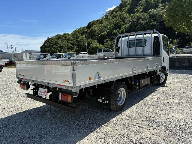 Isuzu Elf 8