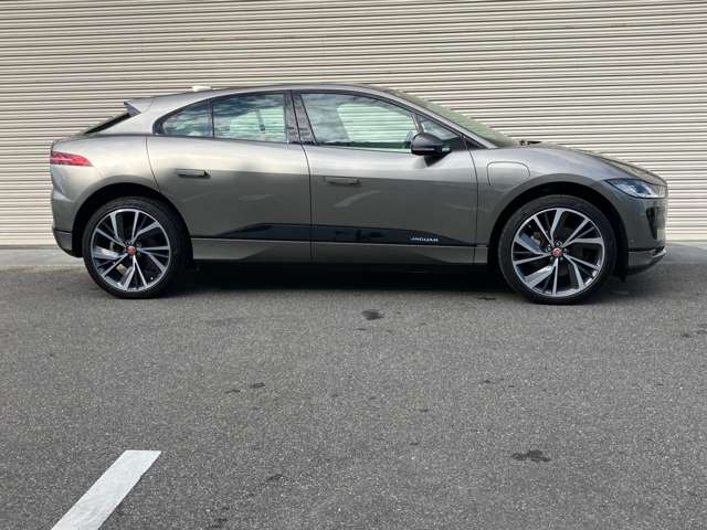 Jaguar Iペイス 11