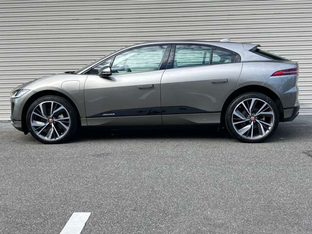 Jaguar Iペイス 12