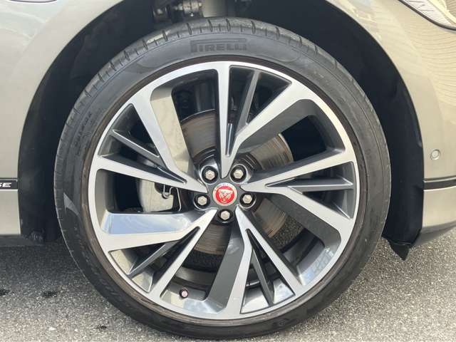 Jaguar Iペイス 7