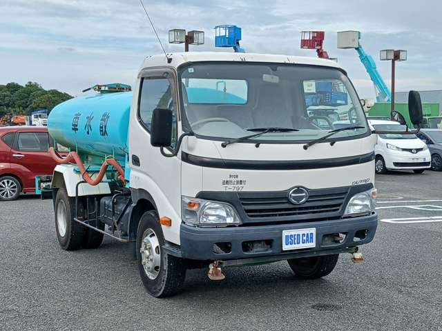 Hino Dutro 3