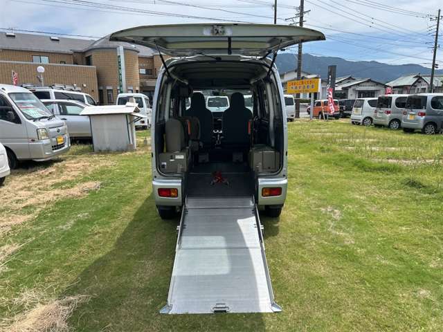 Daihatsu Hijet Cargo 8