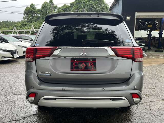 Mitsubishi Outlander PHEV 8