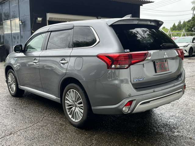 Mitsubishi Outlander PHEV 9