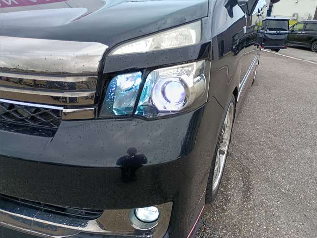 Toyota Voxy 12