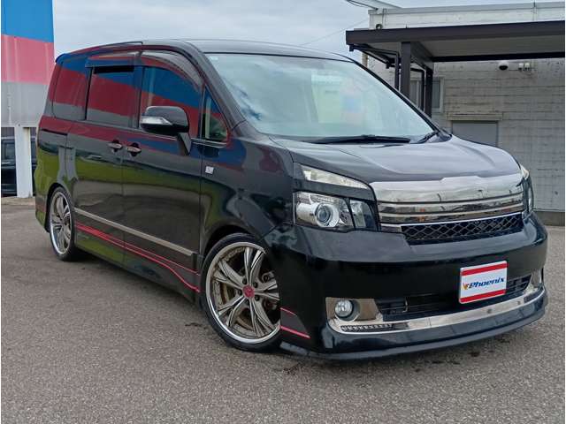 Toyota Voxy 4