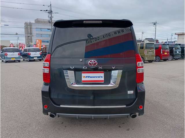 Toyota Voxy 8
