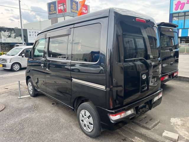 Daihatsu Hijet Cargo 4