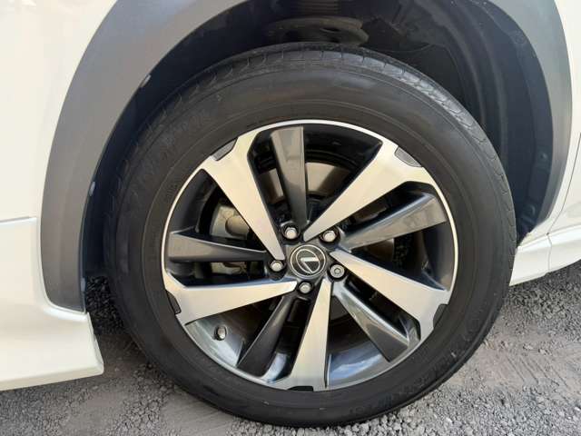 Lexus NX 8