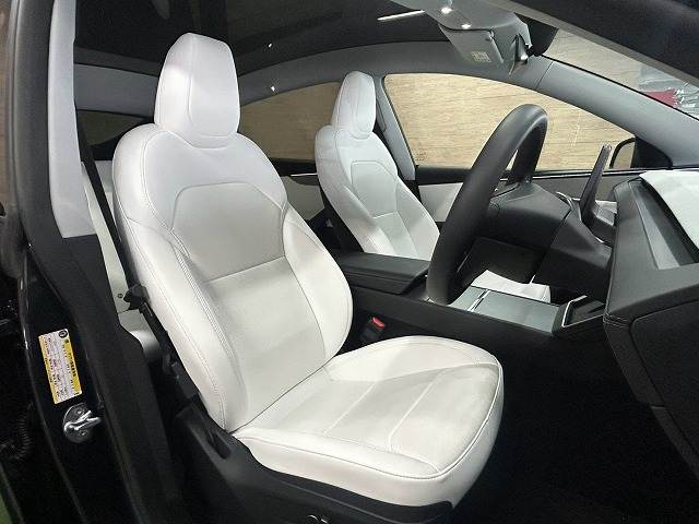 Tesla Model Y 11