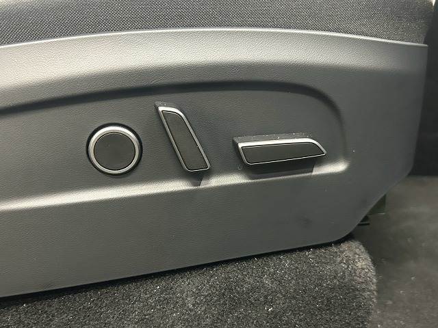 Tesla Model Y 6