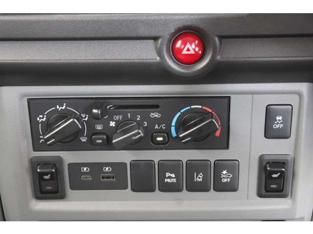 Mitsubishi Minicab EV 12