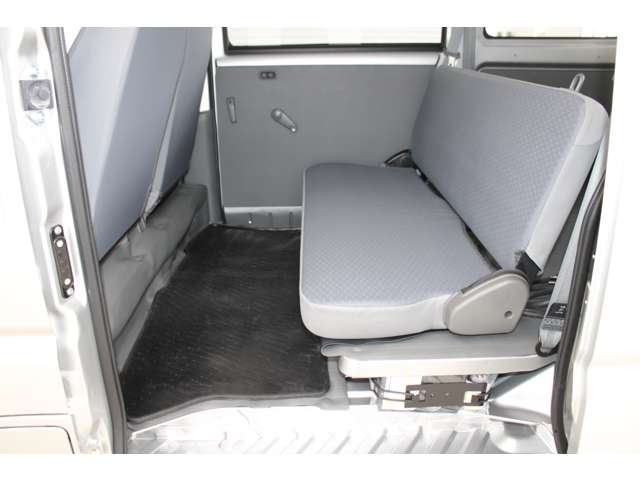 Mitsubishi Minicab EV 7