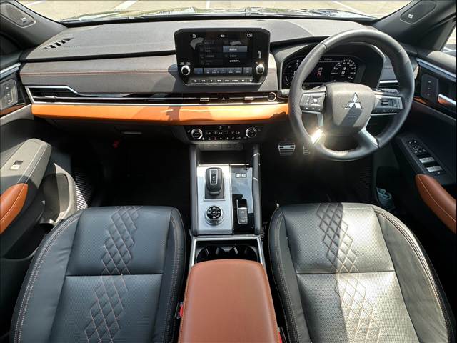 Mitsubishi Outlander 2