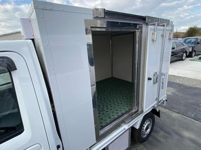 Mazda Scrum Truck 11