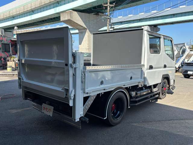 Mitsubishi Fuso Canter 4
