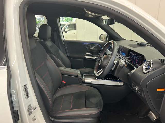 Mercedes-Benz GLB 11