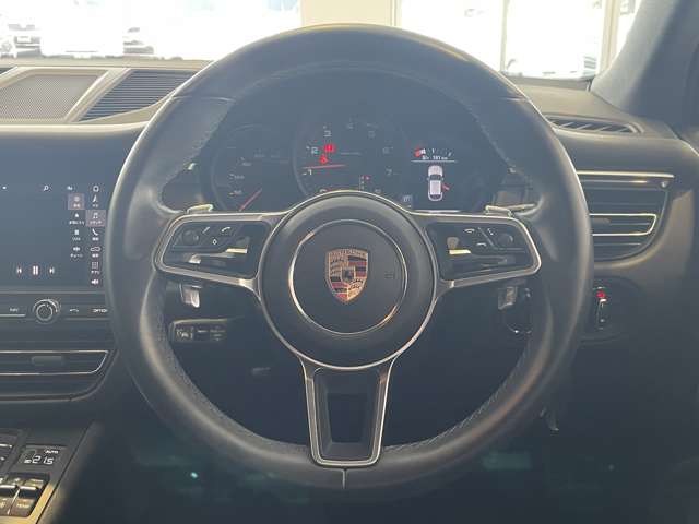 Porsche Macan 12