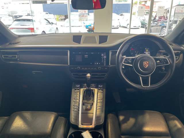 Porsche Macan 12