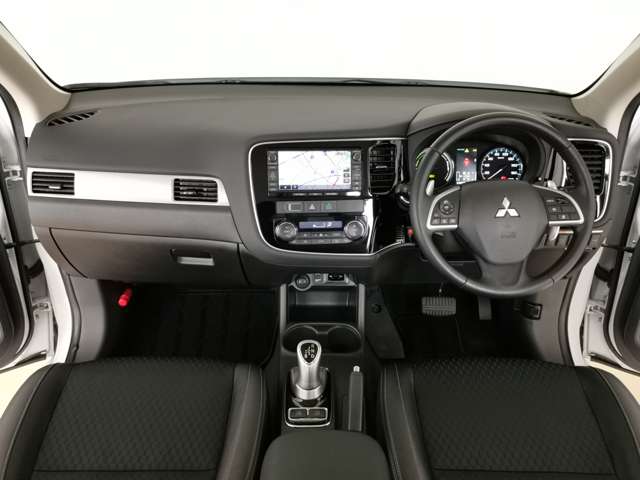 Mitsubishi Outlander PHEV 4