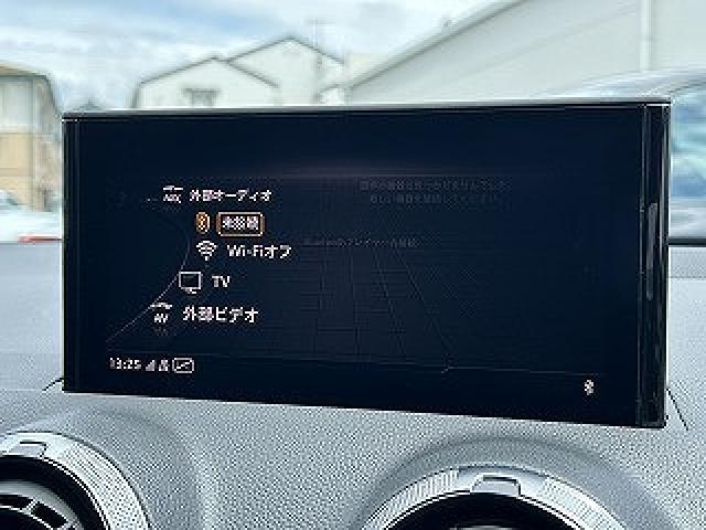 Audi Q2 5