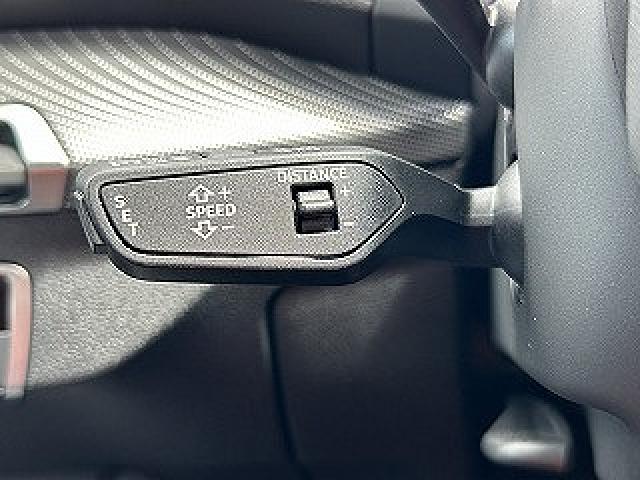 Audi Q2 8