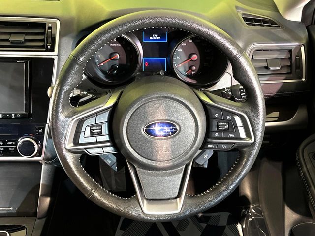 Subaru Legacy Outback 11