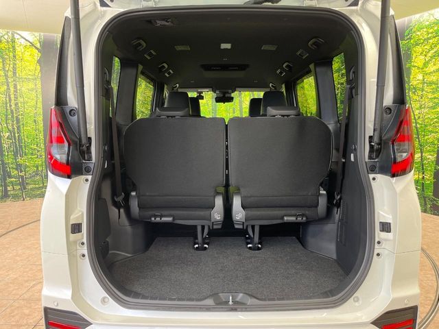 Toyota Noah 11