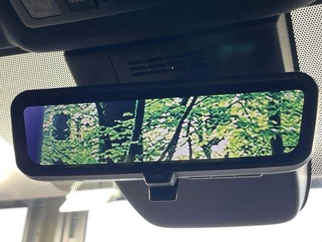 Toyota Noah 5