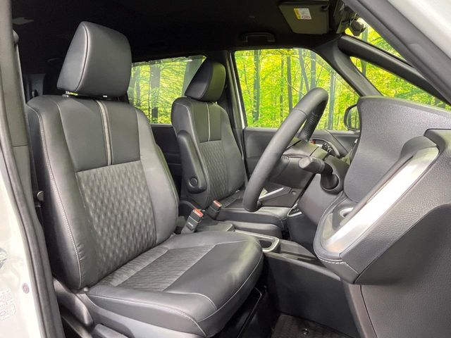 Toyota Noah 8