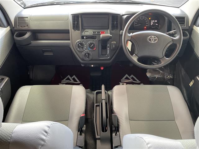 Toyota Town Ace Van 5