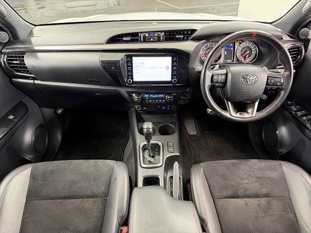 Toyota Hilux 2