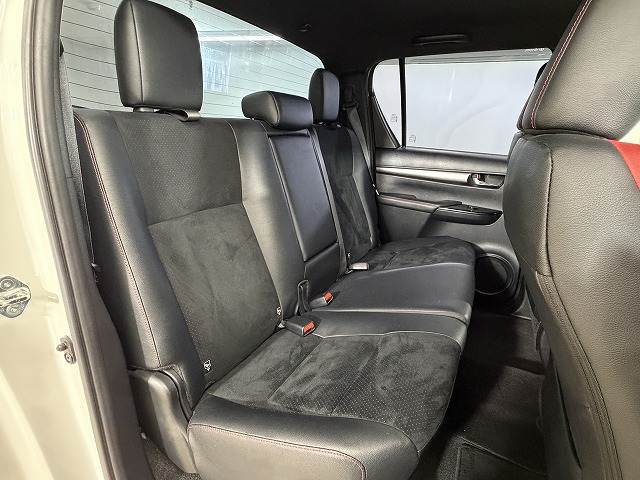 Toyota Hilux 6