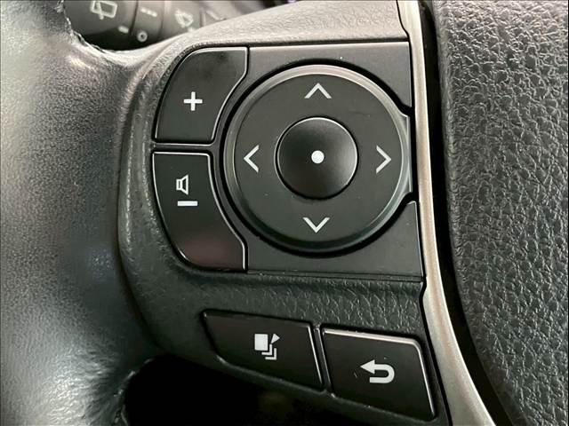 Toyota Voxy 12