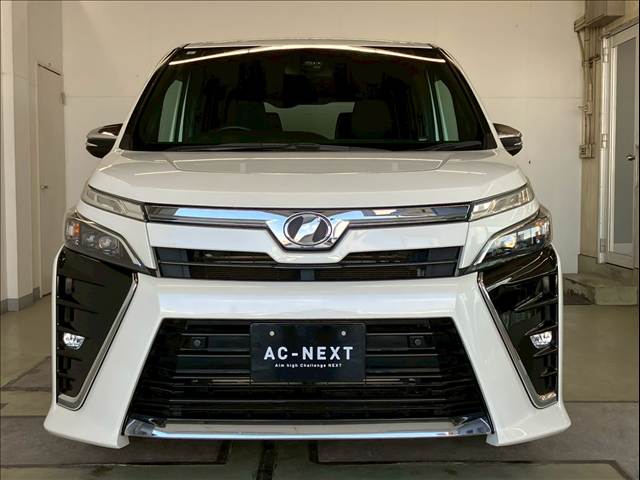 Toyota Voxy 6