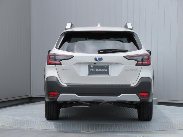 Subaru Legacy Outback 11