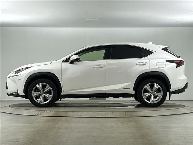 Lexus NX 10