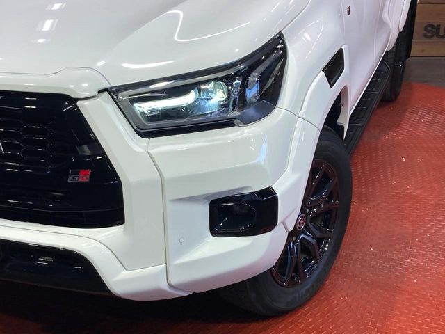 Toyota Hilux 12